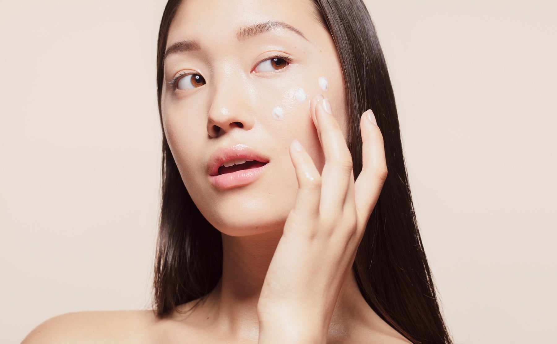 What to Look For in Natural Skin Care Products for Sensitive Skin